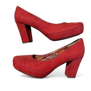 Red/orange Marco Tozzi 2 inch chunky heal size 38 (7.5 - 8 US women’s)